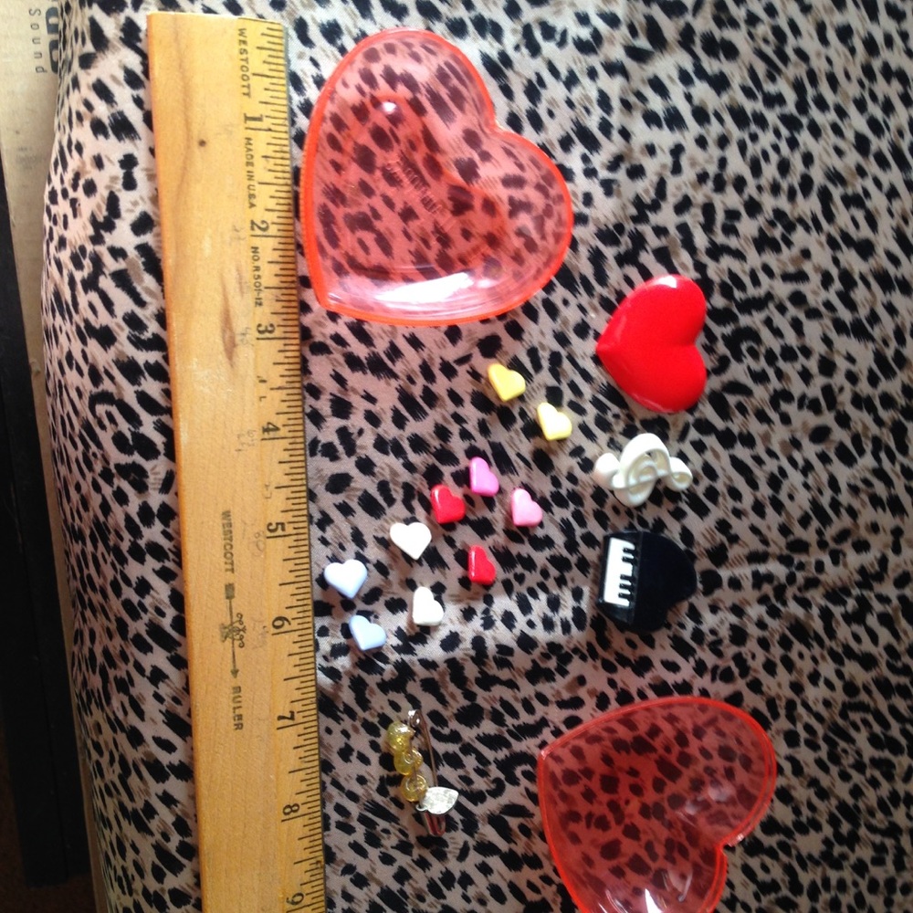 Hearts & Music Buttons in a Heart Container